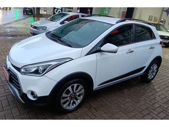 HYUNDAI HB20X 1.6 16V PREMIUM FLEX 4P AUTOMÁTICO